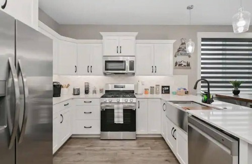 Meridian Condo | Meridians best, cozy and modern