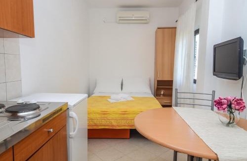 Sveti Filip i Jakov Apartment | Merita Apartments with Pool
