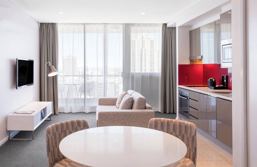 Haymarket Apartment | Meriton Suites Campbell Street, Sydney