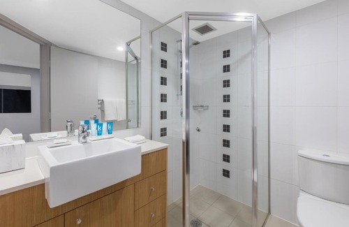 Waterloo Hotel | Meriton Suites Waterloo