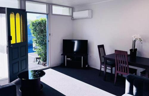Merivale Apartment | Merivale Court Family Suit