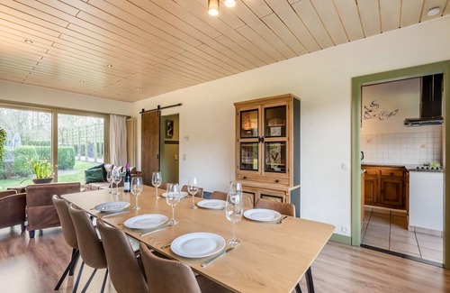Merksplas House | Merksplas Villa with Terrace