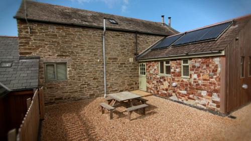 Saint Columb Major House | Merlin Farm Cottages short walk to Mawgan Porth Beach and central location in Cornwall