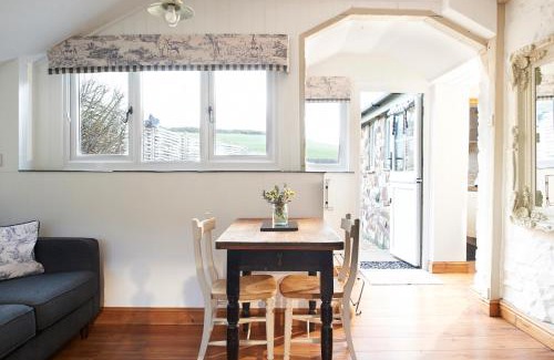 Saint Columb Major House | Merlin Farm Cottages short walk to Mawgan Porth Beach and central location in Cornwall
