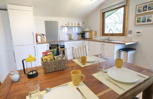 Llanrhidian Higher Ski Chalet | Merlins Cabin - 2 Bedroom - Blaen Cedi Farm