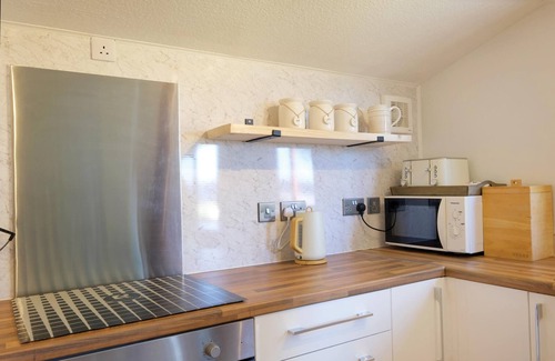 Llanrhidian Higher Ski Chalet | Merlins Cabin - 2 Bedroom - Blaen Cedi Farm