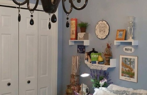 Portland Bed & Breakfast | MERLOT SUNSET-Best BnB value around-BEST BREAKFAST BUFFET included