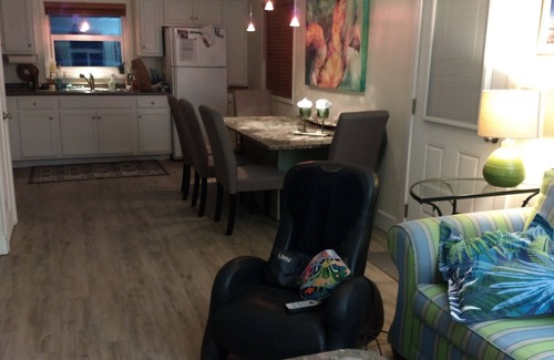 Kiska Beach House | Mermaid Cottage 1 Block to Sugar White Sand and Emerald Green Water 2BD + Porch