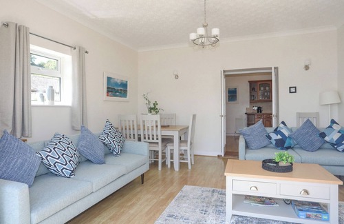 Llanfairpwllgwyngyll Cottage | MERMAID COTTAGE, family friendly, with a garden in Brynsiencyn