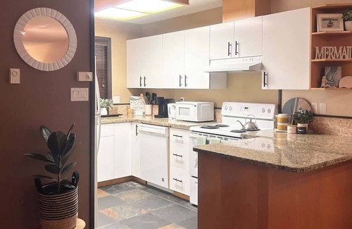 Regional District of Nanaimo Apartment | Mermaid Cove - OceanFront - 1BDRM