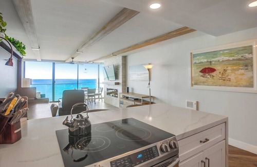 North Pacific Beach Condo | Mermaid Crossing: 9th fl oceanfront+pool+parking!