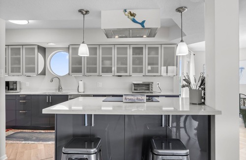 Indian Beach House | Mermaid Manor 1st Row On The Beach, Dog Friendly!