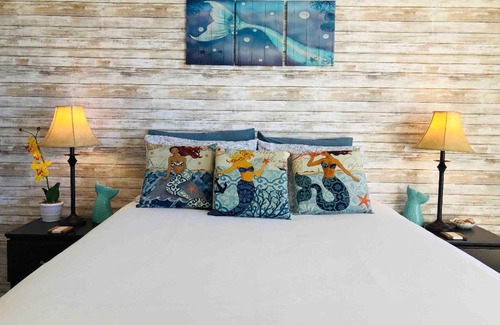 Waikiki Apartment | MERMAID'S COVE WITH BREATHTAKING OCEAN VIEWS AT ILIKAI HOTEL