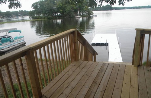 North Webster House | Mermaid Waterfront Villa with Pier on Lake Webster