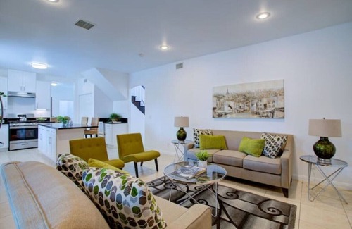 Hawthorne House | MermaidsCoveLA- A hidden oasis in Los Angeles