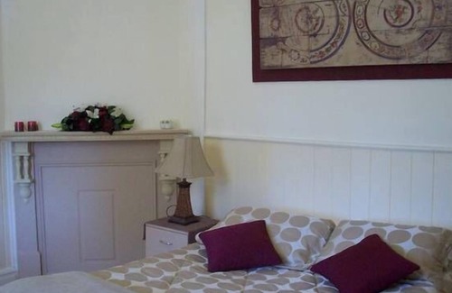 Merredin House | MERREDIN ACCOMMODATION COTTAGE :WIFI & Foxtel incl. 2 min walk to Shops