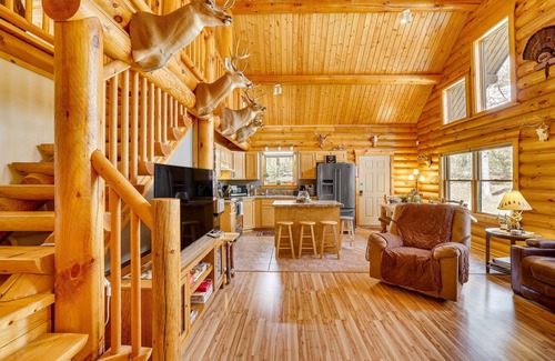 Hatfield Cabin | Merrillan Cabin w/Fire Pit < 1 Mi to Lake Arbutus