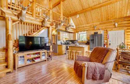 Hatfield House | Merrillan Cabin with Fire Pit Less Than 1 Mi to Lake Arbutus