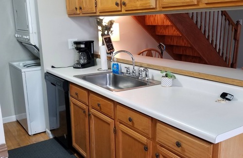 Merrillville Condo | Merrillville Condo-Close to Hospitals and Refinery