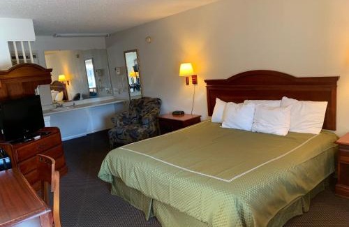 Williamsburg Hotel | MERRIMAC INN & SUITES