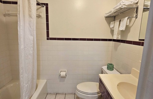Williamsburg Hotel | Merrimac Inn & Suites