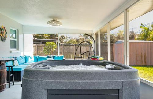 Hampton Homes House | Merritt Island Home with Spa - 8 Mi to Cocoa Beach!