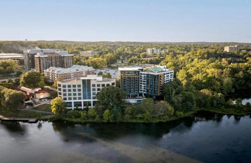 Town Center Hotel | Merriweather Lakehouse Hotel, Autograph Collection