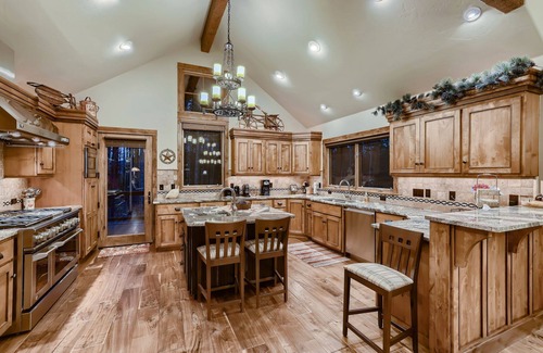 Fairways House | Merry Moose Lodge: Private Hot Tub, On Breckenridge Golf Course, Gas Grill