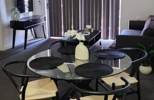 Merrylands Apartment | Merrylands Hidden Gem! One Bedroom Apartment