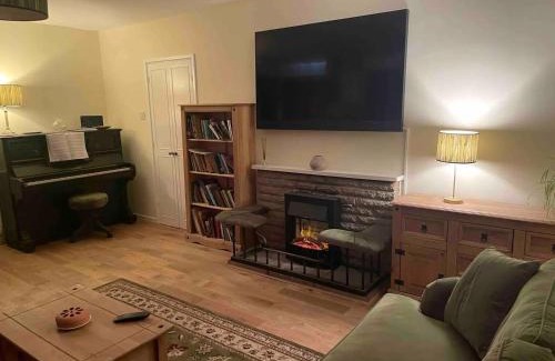Layer Marney House | Mersea Island Retreat - 4 Bedroom House
