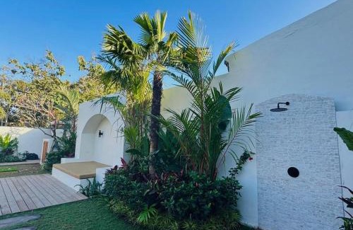Tua Villa | MerSea Villa -Brand new Balangan beach -luxurious 4 bdr with huge pool