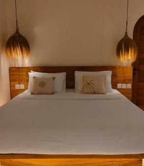 Tua Villa | MerSea Villa -Brand new Balangan beach -luxurious 4 bdr with huge pool