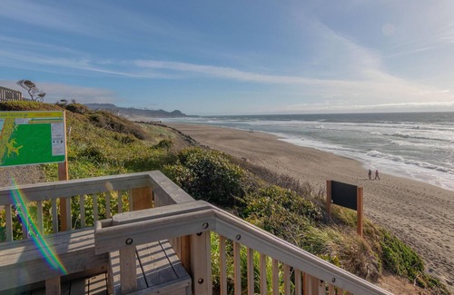 Lincoln Beach Condo | Mertini
