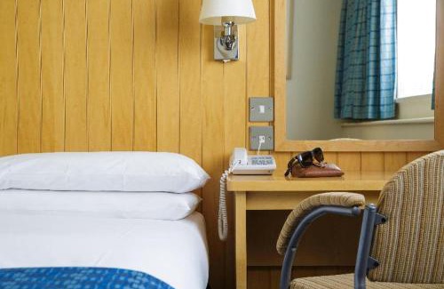 St. Saviour Hotel | Merton Hotel