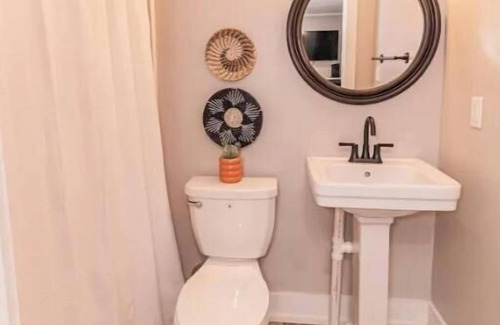 Smith Mountain Lake Resort | MERU, a Cozy stay for Two in the Lodge of Karoo at Smith Mountain Lake n