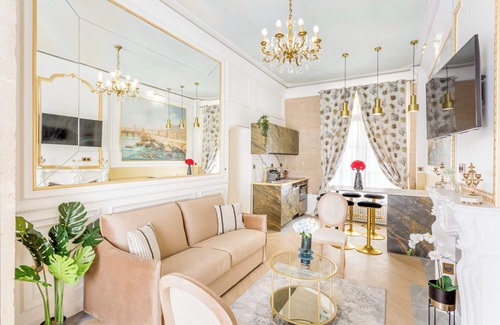 8th Arrondissement Apartment | Merveil -Luxury Suite -Champs Elysees-Haussmann II