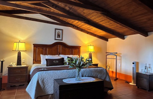 Mascota Hotel | Mesón de Santa Elena Hotel Galeria