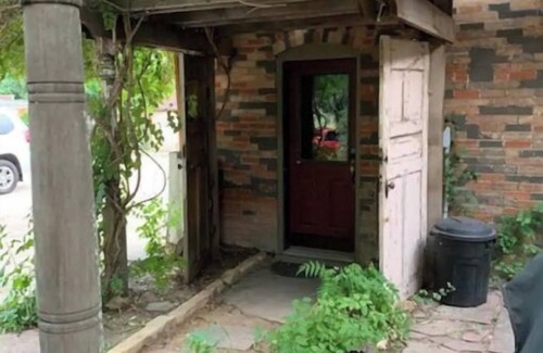 Pueblo Apartment | Mesa Junction Historic Property 1 Bdrm Guesthouse