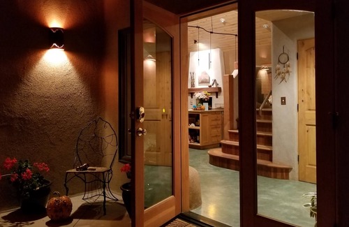 Mancos House | Mesa Verde Vista Upstairs Queen Suite - 5 min to Mesa Verde NatIonal Park