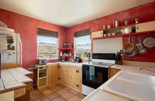 Yucca Valley House | Mesa View Homestead - Cozy, 360 Views & Tranquility! 1 Bedroom Home by RedAwning