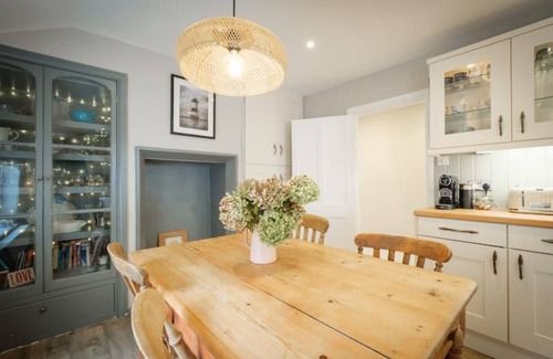 Seaton Cottage | Mesmerising sea views above the beach Cornwall.nn