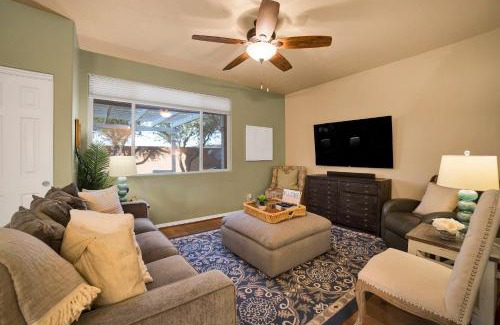 Mesquite House | Mesquite 2BR Townhome with Pool & Gym Access