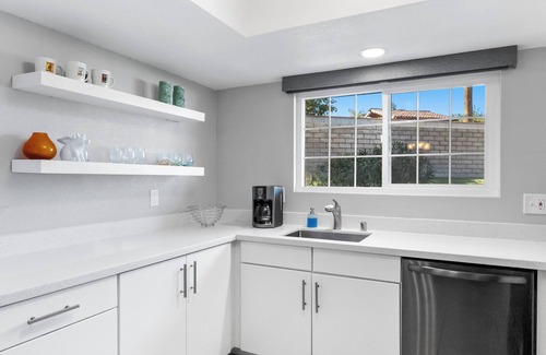 Sonora Sunrise Condo | Mesquite CC Phase 4 End-Unit Condo, Lush Grounds, Private Patio, Multiple Pools