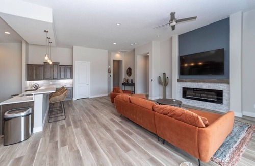 Mesquite House | Mesquite Retreat with great patio, pool, and putting green!