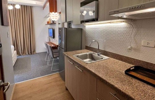 Poblacion District Condo | Messatierra Garden Recidences