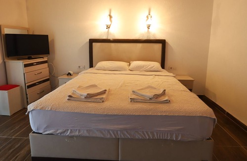 Hayitbuku House | Mesudiye Bizim Cennet 2 bedrooms Datca Daily Weekly rentals