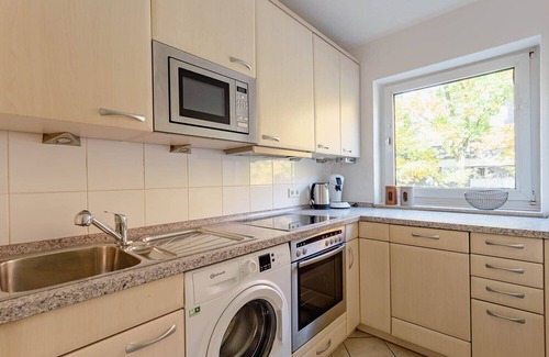 Erkrath Apartment | Met01 - Monteurwohnung mit Balkon in Erkrath-hochdahl, 70 qm, 2 Schlafzimmer, 1 Wohnzimmer, Max. 4 Personen