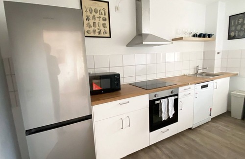Hochdahl Apartment | Met02 - Monteurwohnung mit Balkon in Erkrath-hochdahl, 83qm, 2 Schlafzimmer, 1 Wohnzimmer, Max. 4 Personen