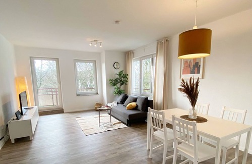 Hochdahl Apartment | Met02 - Monteurwohnung mit Balkon in Erkrath-hochdahl, 83qm, 2 Schlafzimmer, 1 Wohnzimmer, Max. 4 Personen