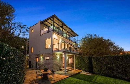 Seaforth House | MetaWise Luxe 6 Bed Ocean View Family Home in Seaforth